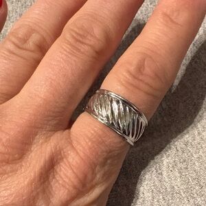 Elegant Silver Band Ring